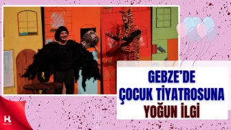 Renkli Çoraplı Kuzgun Minik Tiyatroseverlerle Buluştu