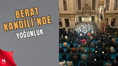 Berat Kandili'nde Eyüpsultan Camii'nde Yoğunluk