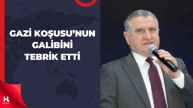 Bakan Bak Gazi Koşusu'nu Kazanan Ahmet Çelik'i Tebrik Etti