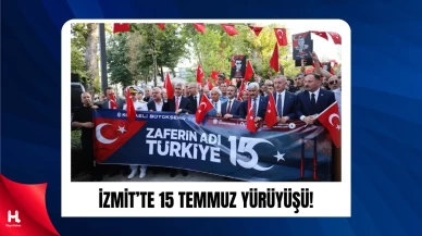 Binlerce Vatandaş Milli Birlik Günü’nde İzmit’te Yürüdü