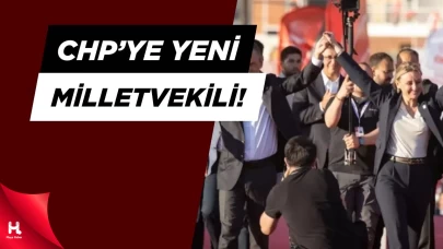 CHP'ye Yeni Milletvekili! Rozetini Özel Mitingde Taktı