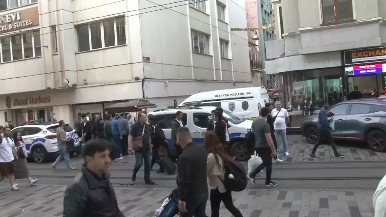 İstiklal Caddesi'nde silahlı kavga: 2 esnaf yaralandı