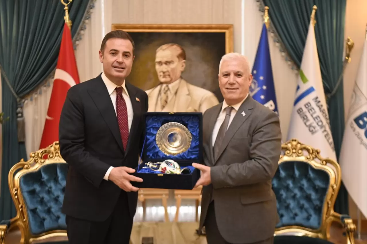 Ahmet AKIN 🇹🇷 on X: "Bursa Büyükşehir Belediye Başkanımız Sn. @mustafabozbey ve Osmangazi Belediye Başkanımız Sn. @erkanecz'ı makamlarında ziyaret ederek görevlerinde kolaylıklar diledik, hemşehrilerimizin selamını ilettik. Nazik ev sahiplikleri için ...