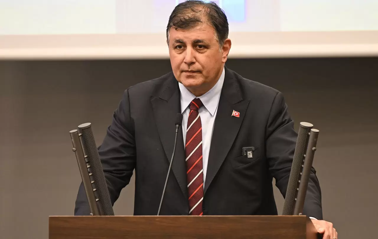 İzmir büyükşehir adayı Cemil Tugay mal varlığını... | Rudaw.net