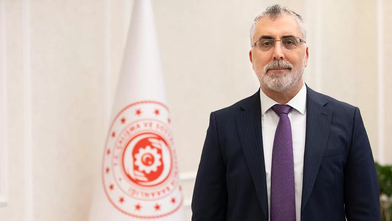 Bakan Işıkhan: İş gücü piyasasına erişimi kolaylaştırmak için gece gündüz  çalışıyoruz - EKOTÜRK
