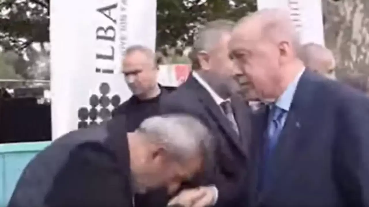 Cumhurbaşkanı Erdoğan'ın elini öpen Yavuz Bingöl sosyal medyada gündem oldu - Internet Haber