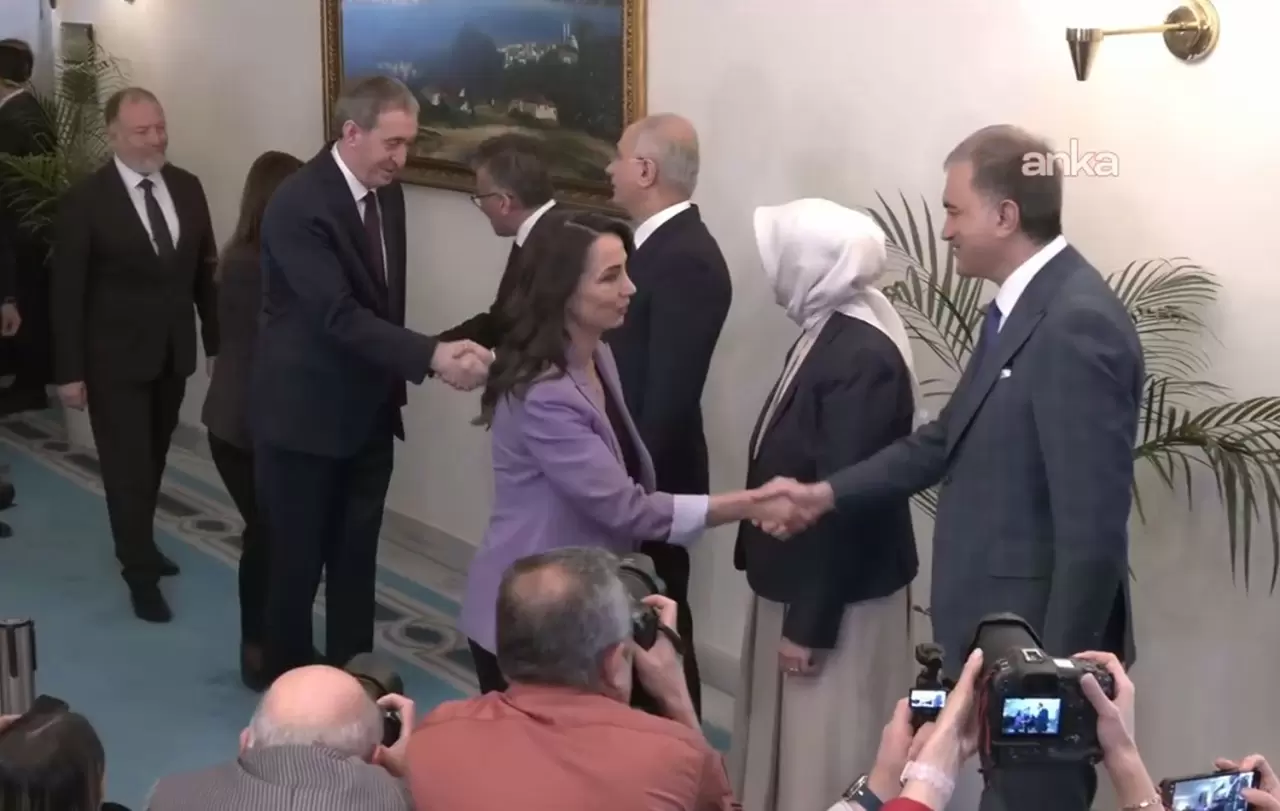 DEM Parti ile AK Parti görüşmesi başladı | Rudaw.net