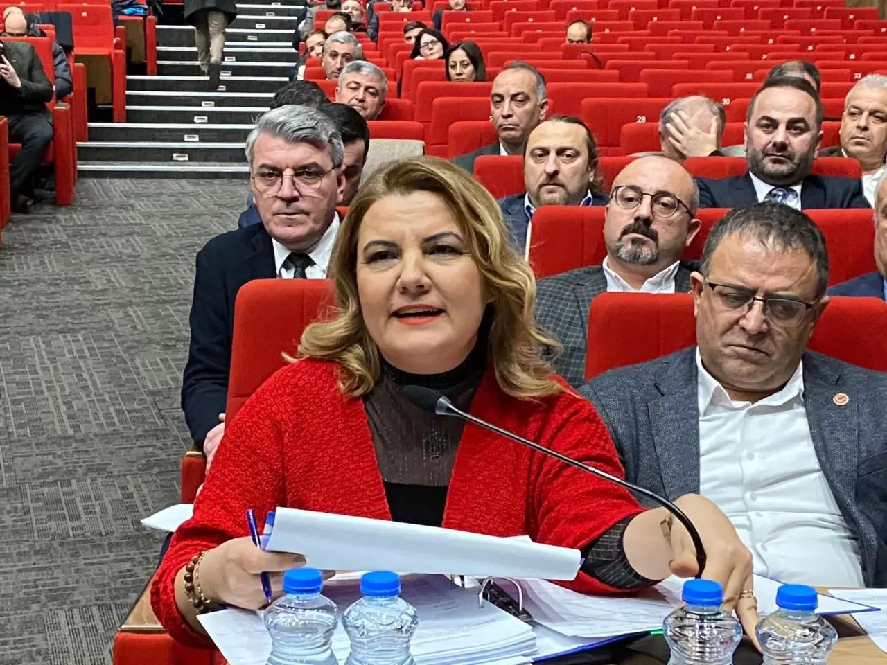 Başkan Hürriyet'ten AKP'li meclis üyelerine: “Siz bizim aklımızla alay mı  ediyorsunuz! - Kartepe Şehir