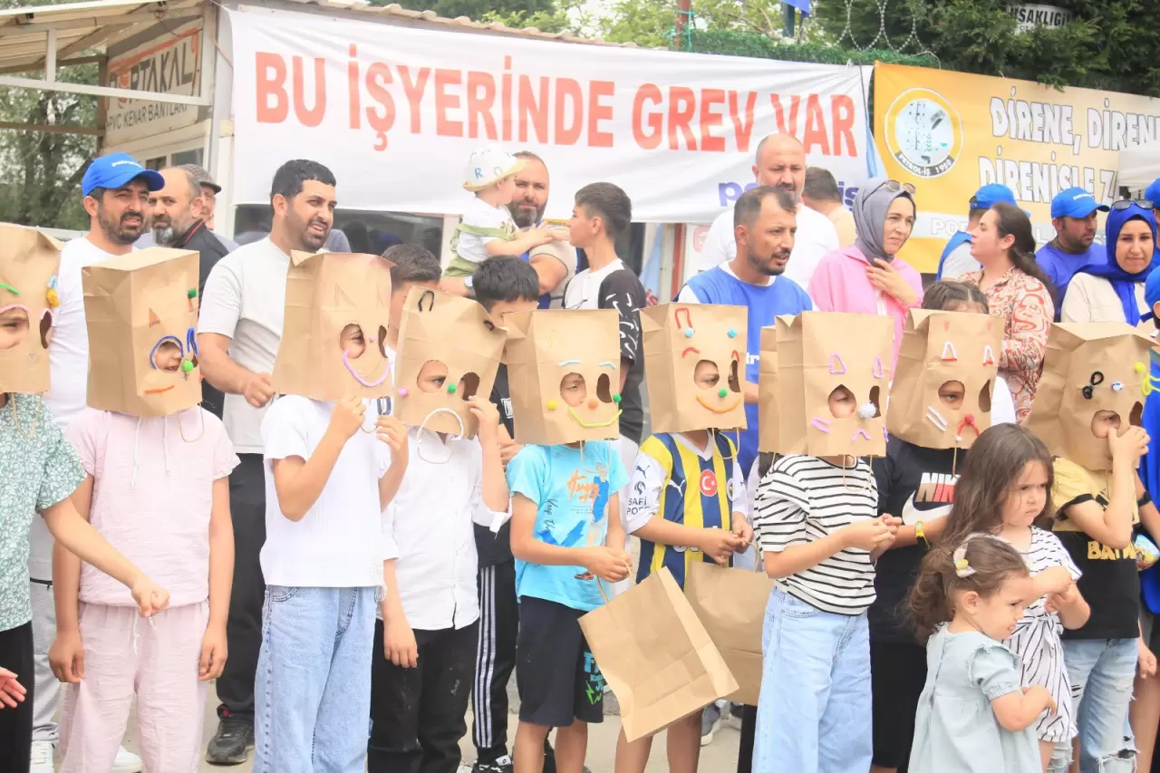 Şivan Kırmızıçiçek on X: "Portakal Plastik işçilerinin çocukları için grev  çadırında resim atölyesi düzenlendi. Portakal Plastik fabrikasında  grevlerini sürdüren işçilerin çocukları, grev çadırında düzenlenen anlamlı  bir etkinlikle buluştu. Grevin 19 ...
