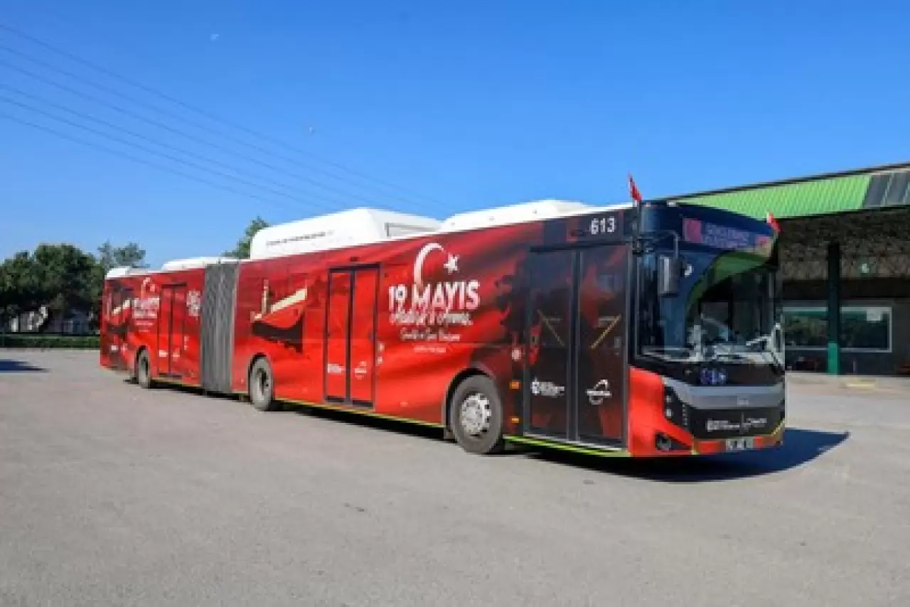 Kocaeli'de otobüs ve tramvaylara 19 mayıs dokunuşu