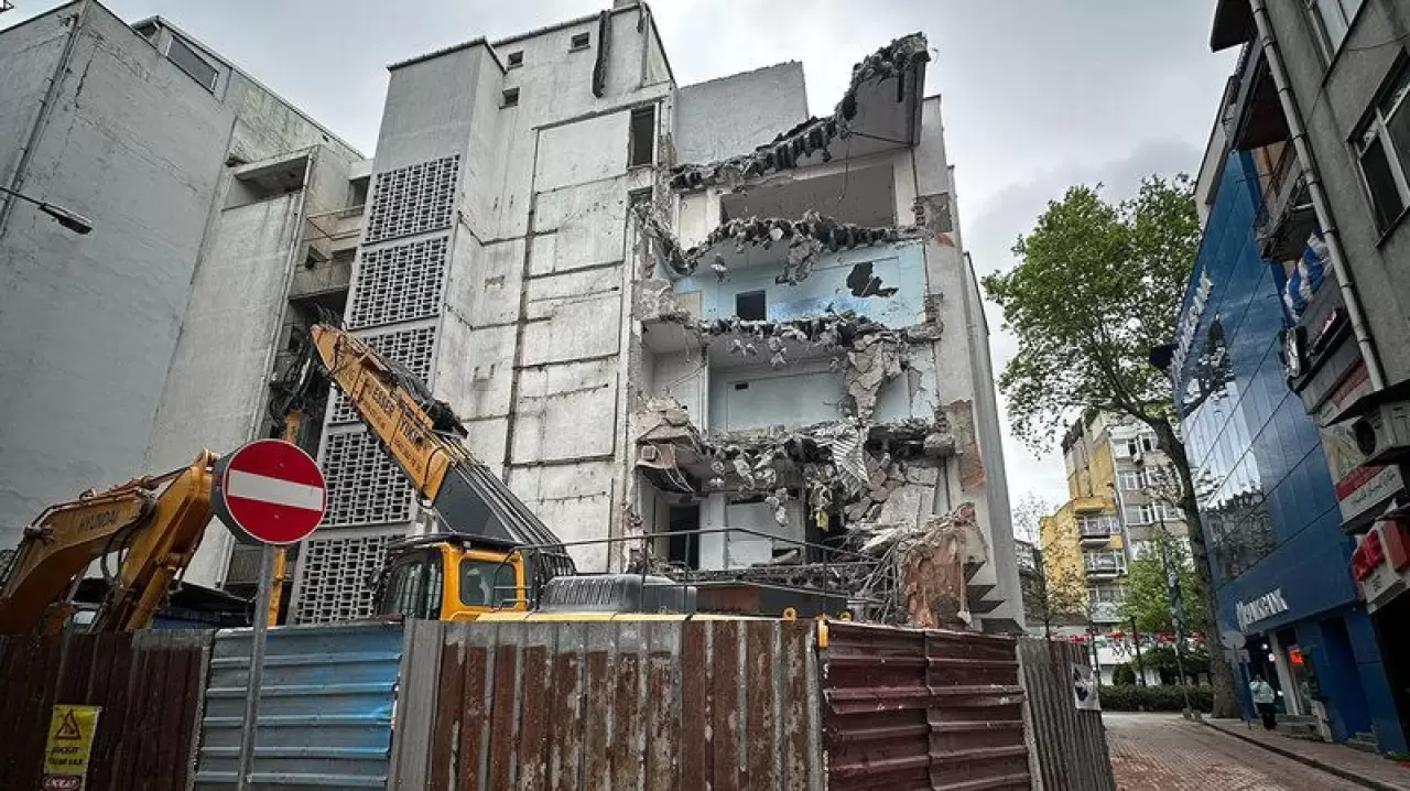 Yıllardır hastalara hizmet veriyordu... SEKA Semt Polikliniği yıkılıyor -  Kocaeli Haberleri - Son Dakika Gündem Haberleri