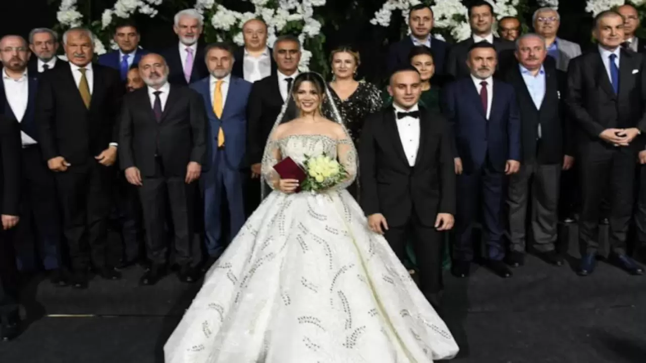 CHP'li başkanlar AKP'nin düğününde: AKP'liler nikahı Zeydan Başkan'a  kıydırmadılar - Sözcü