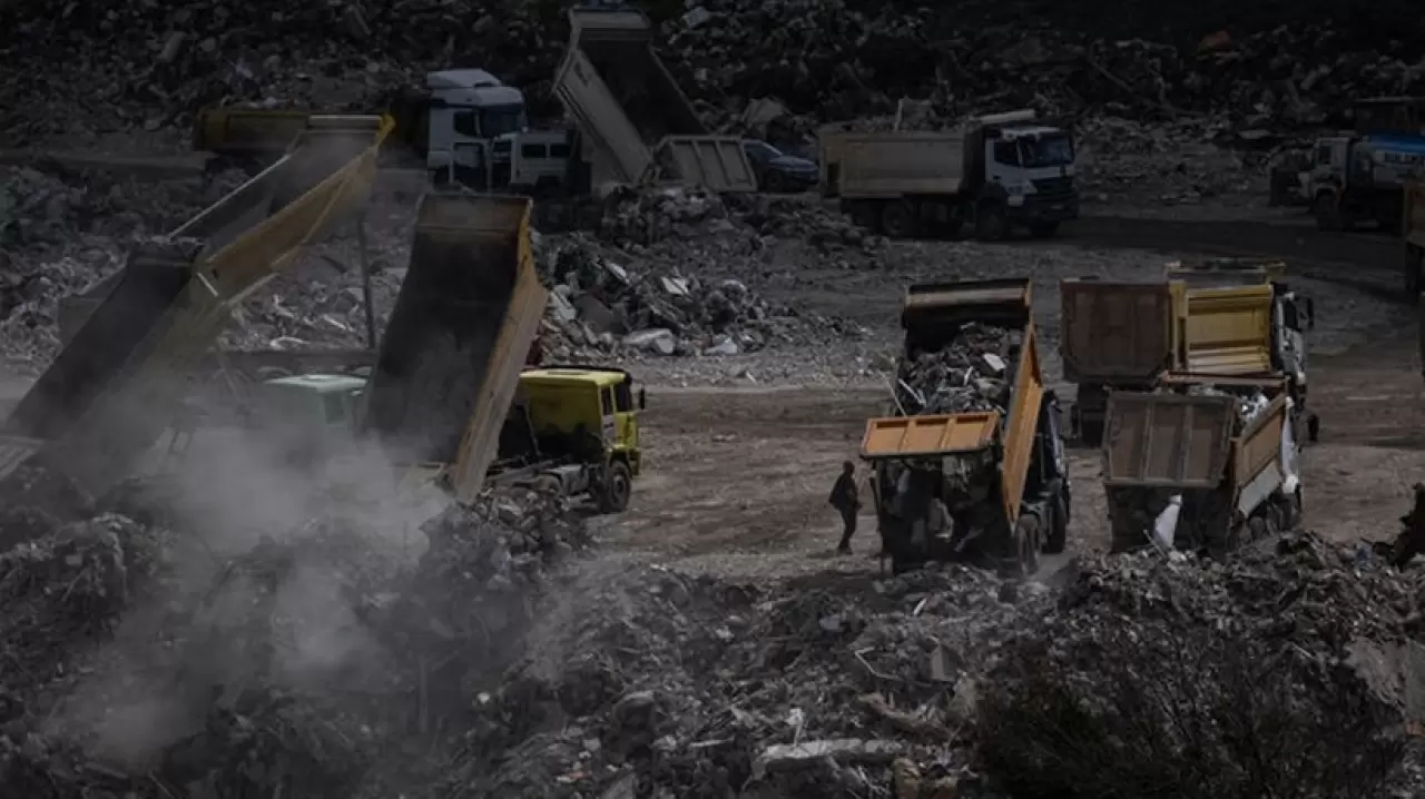 İstanbul'da 'hafriyat' operasyonu! 39 polis tutuklandı