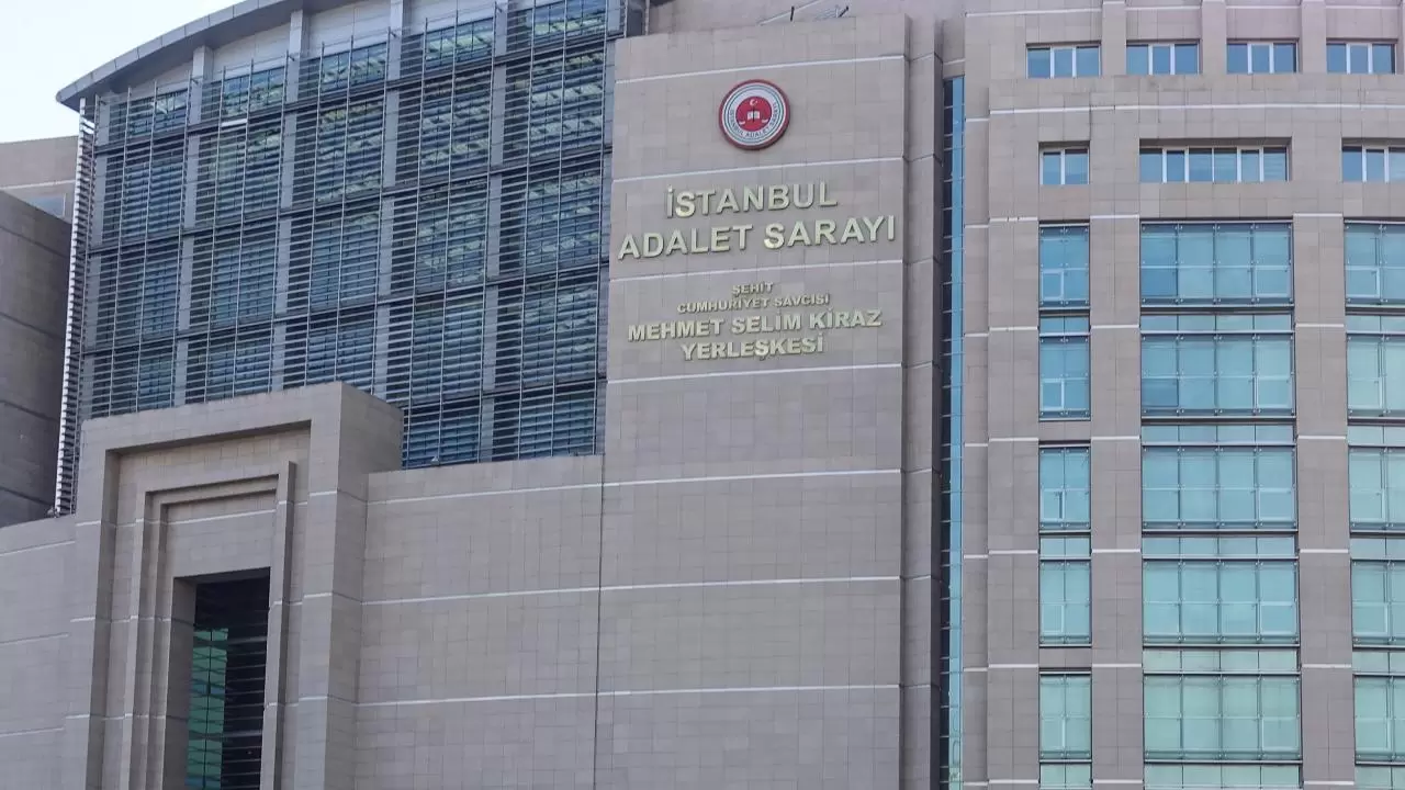 İstanbul Cumhuriyet Başsavcılığı'ndan şarkıcı Gülşen hakkında soruşturma -  Son Dakika Haberleri