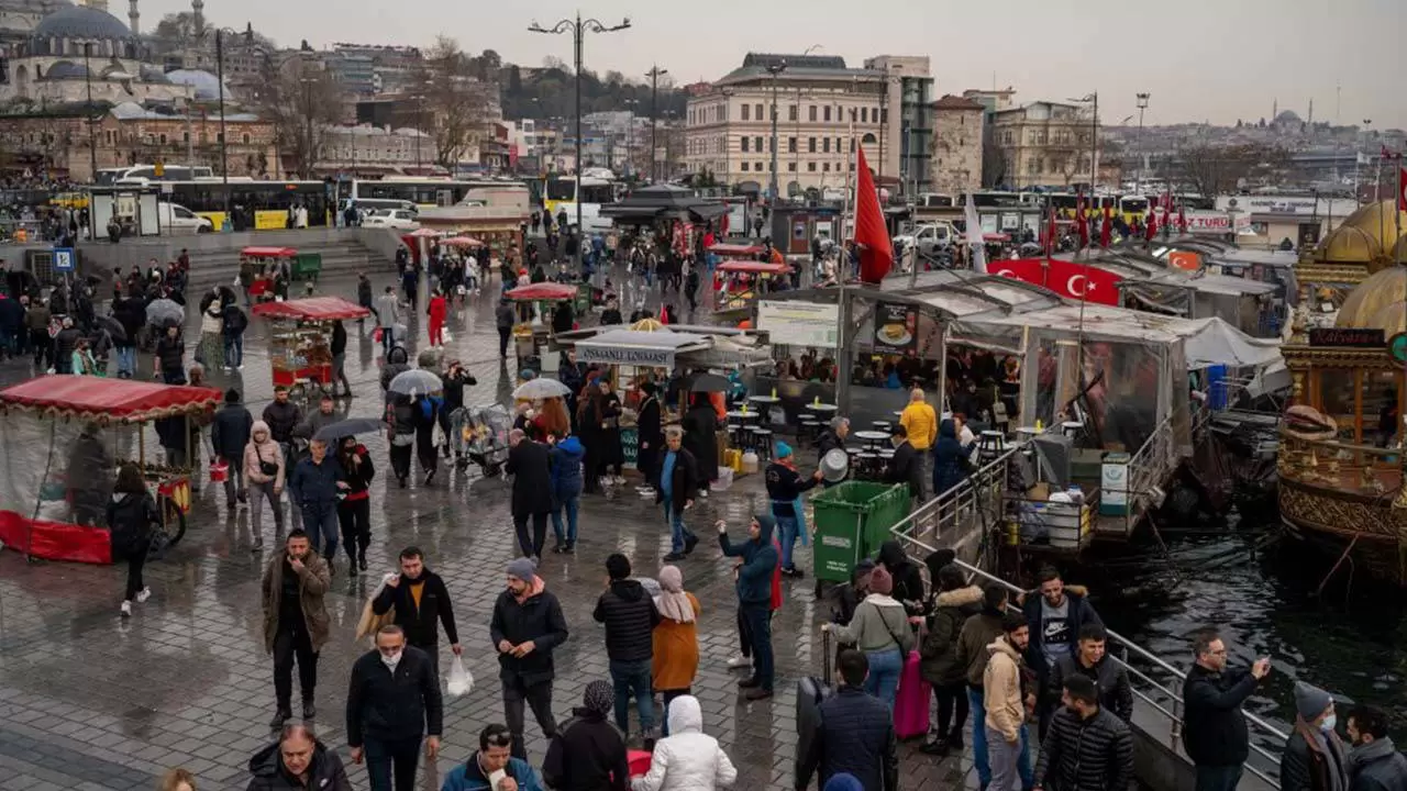 Türkiye'ye göç edenlerin sayısı azaldı: En çok hangi ülkenin vatandaşları  geliyor? - Son Dakika Türkiye Haberleri | Cumhuriyet