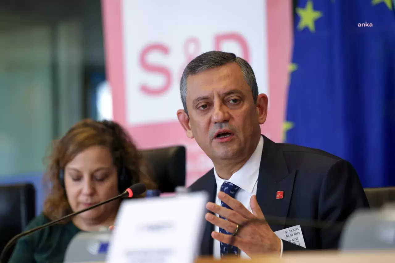 Özgür Özel, Brüksel'de: Türkiye ne bir partiden ne bir kişiden ibarettir | Independent Türkçe