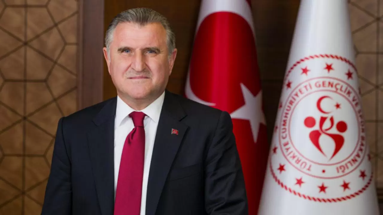 Bakan Bak, Beşiktaş'ı tebrik etti - Son Dakika Haberleri