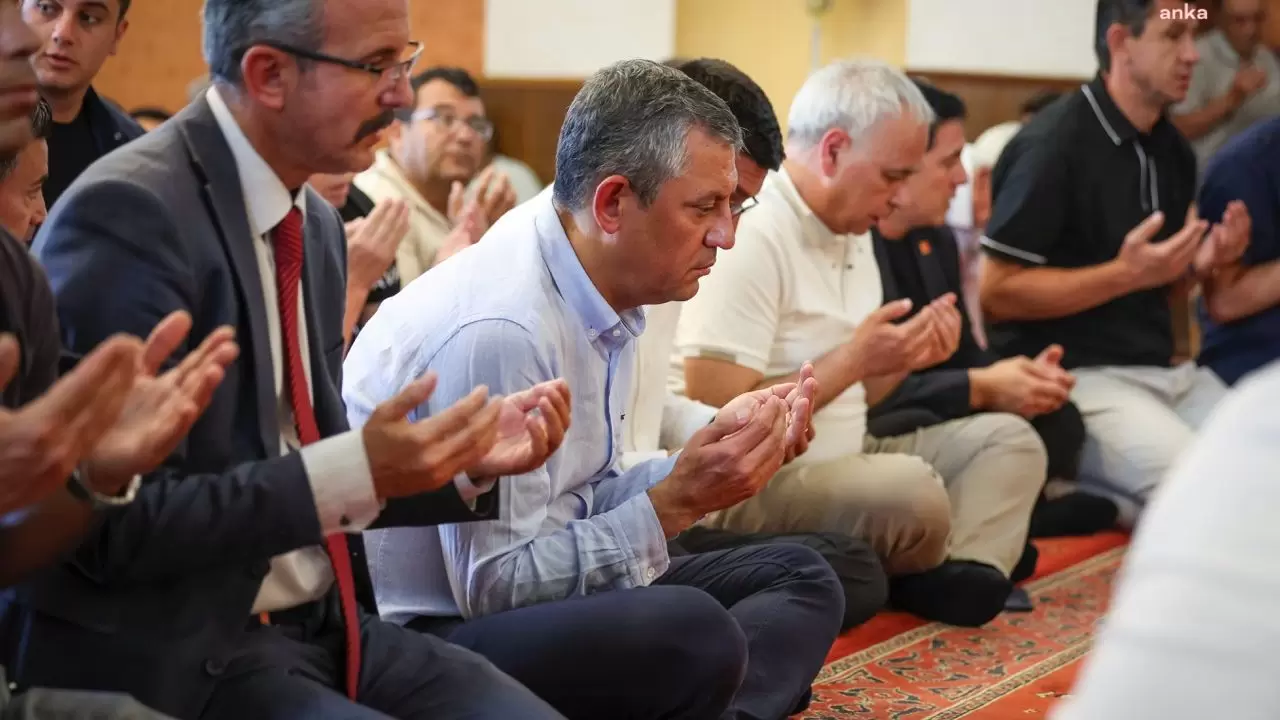 Özgür Özel, Ferdi Zeyrek için düzenlen mevlit programına katıldı - Son  Dakika Ankara Haberleri