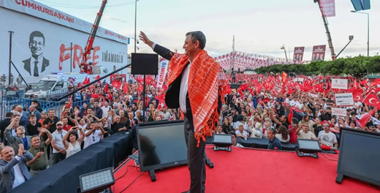 CHP`nin "Millet İradesine Sahip Çıkıyor" Mitingi Antalya`da Gerçekleşti: Özgür  Özel`den Erdoğan'a Sert Mesaj - Welg Medya