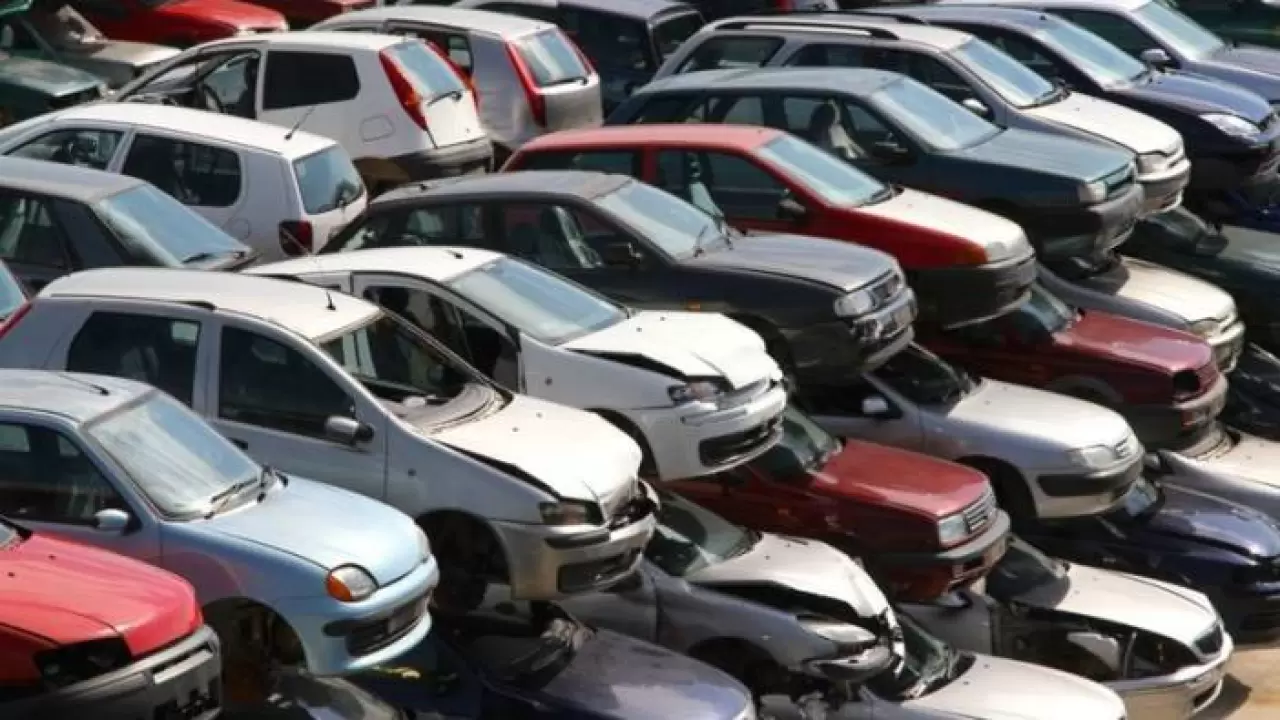 Altı ayda teslim alınmayan araçlar satılacak. İçişleri Bakanlığı'ndan  genelge