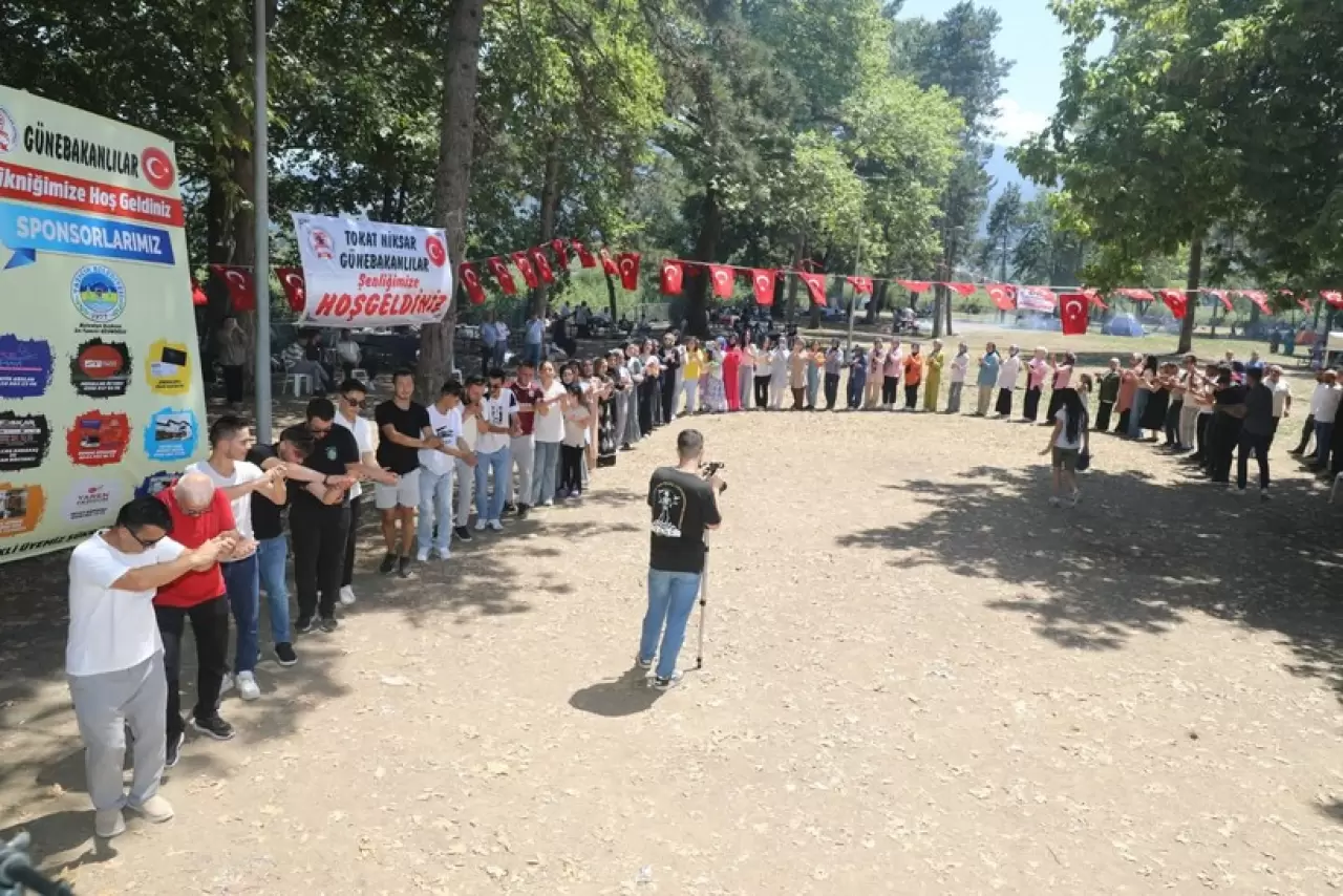 Günebakanlılar, Seka Kamp'ta coştu