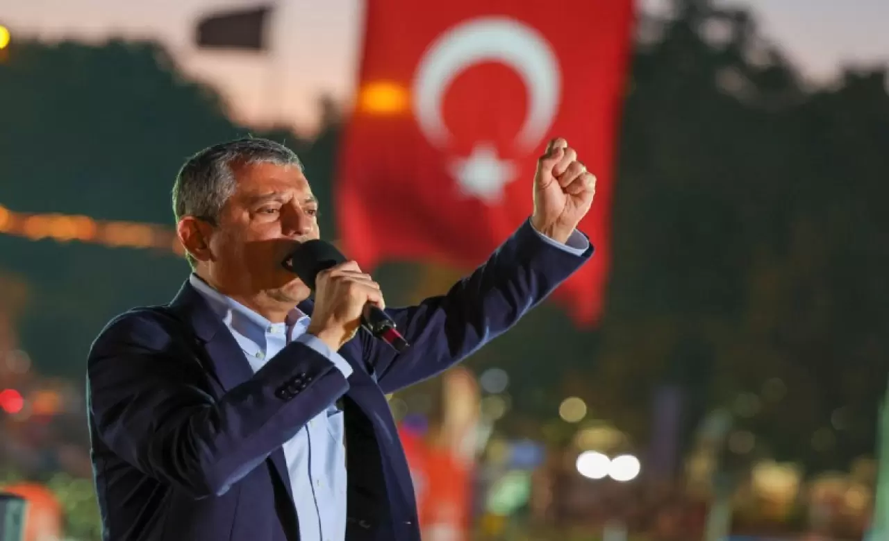 Yüzüncü günde Saraçhane'de tarihi miting! Özgür Özel halka seslendi