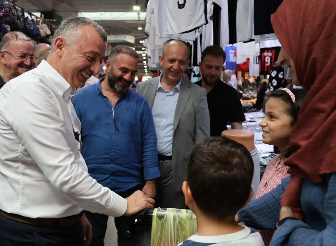 Perşembe Pazarı'nda Büyükakın'a yoğun ilgi - Kocaeli Büyükşehir Belediyesi