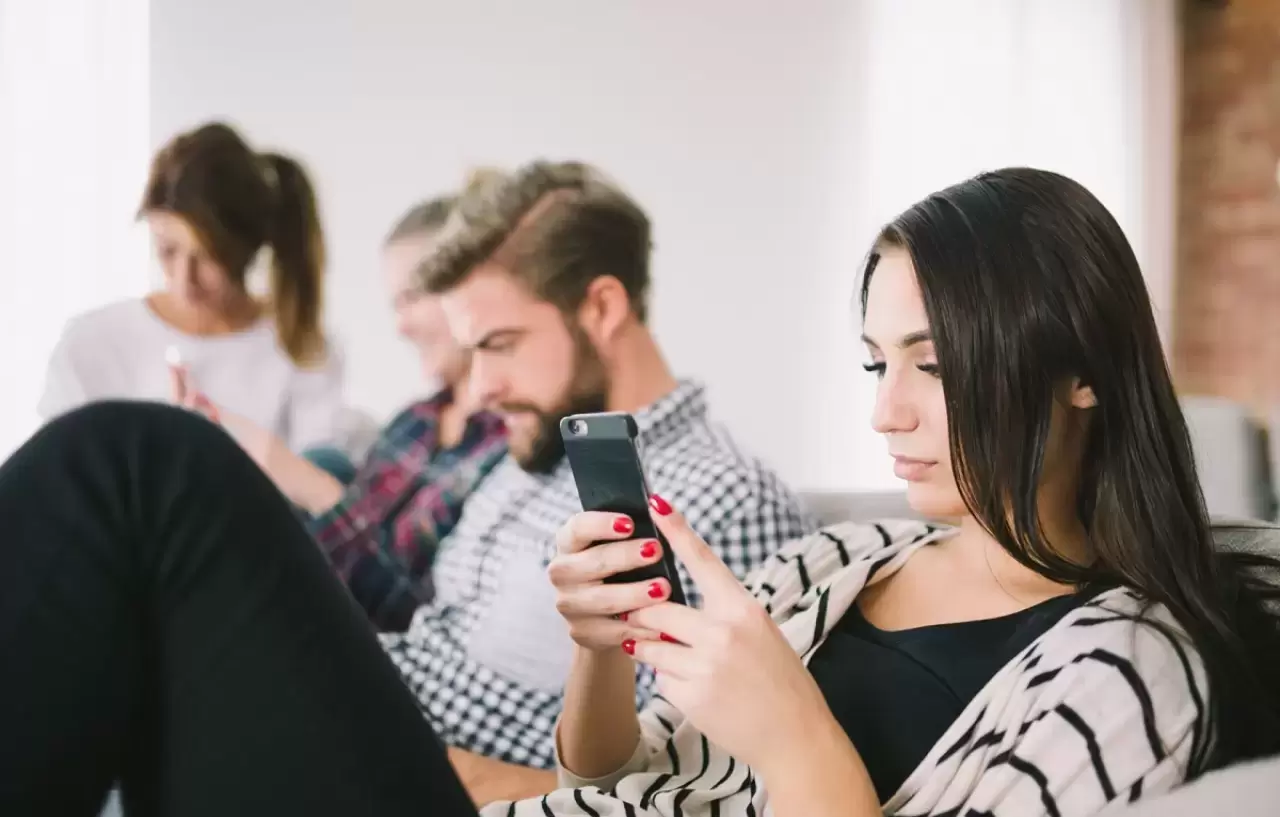 Yetişkinlerde Telefon Bağımlılığı ve Nomofobi