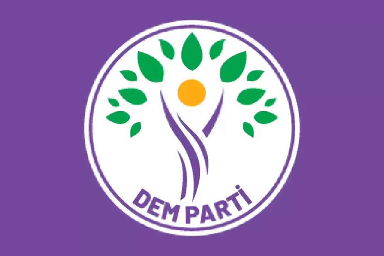 DEM Parti'den 12 Eylül darbesinin yıldönümünde yeni anayasa çağrısı |  Independent Türkçe