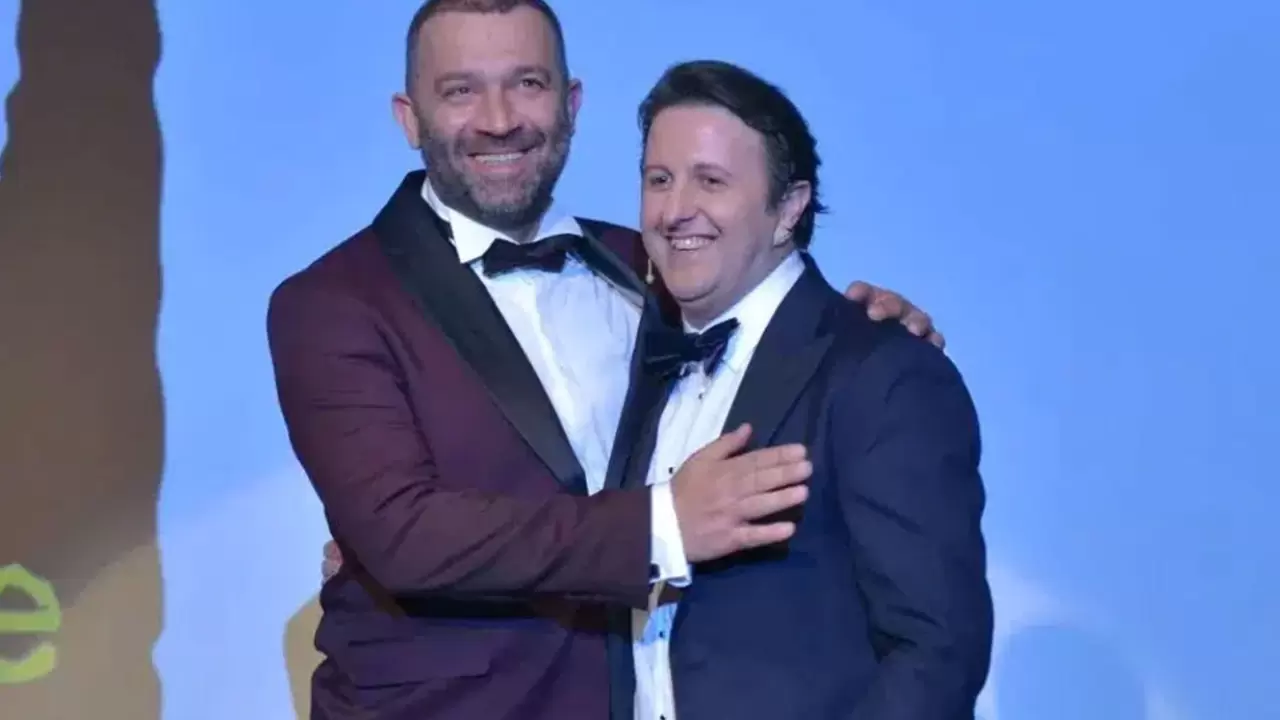 Dubai'de mahsur kalan Şevket Çoruh ve İlker Ayrık'tan haber var