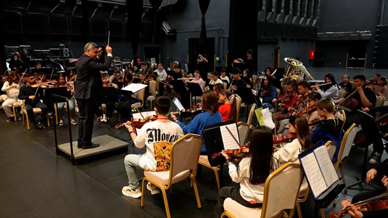 Cumhurbaşkanlığı Çocuk Orkestrası ve Korosu, ilk konserini 23 Nisan'da  verecek